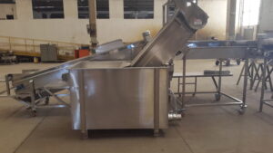 TANQUE COM ESTEIRA PLASTICA 3T -1